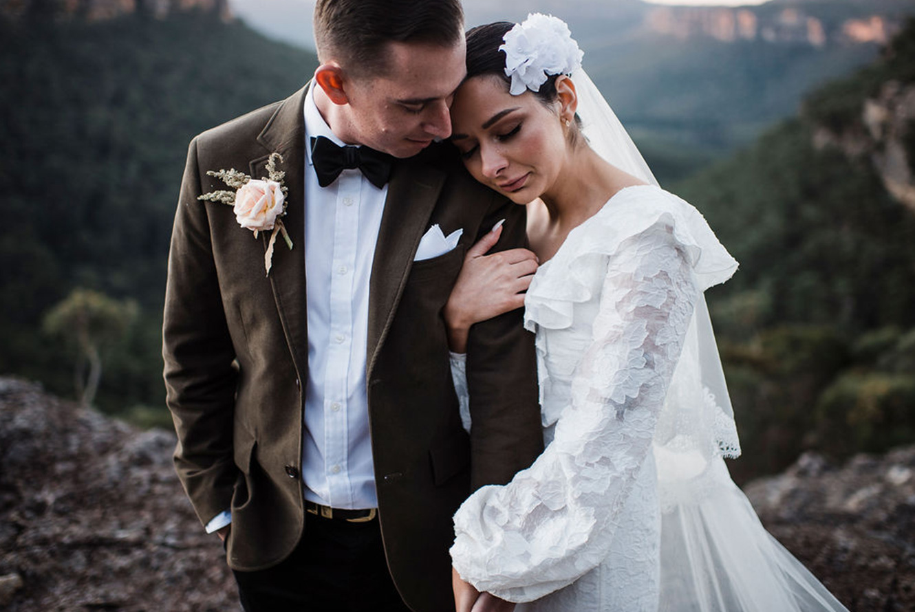 bride, groom, elope, elopement, blue mountains elopement, elope blue mountains, blue mountains, blue mountains wedding, anteloping, logan brae, logan brae orchard, logan brae wedding, logan brae elopement